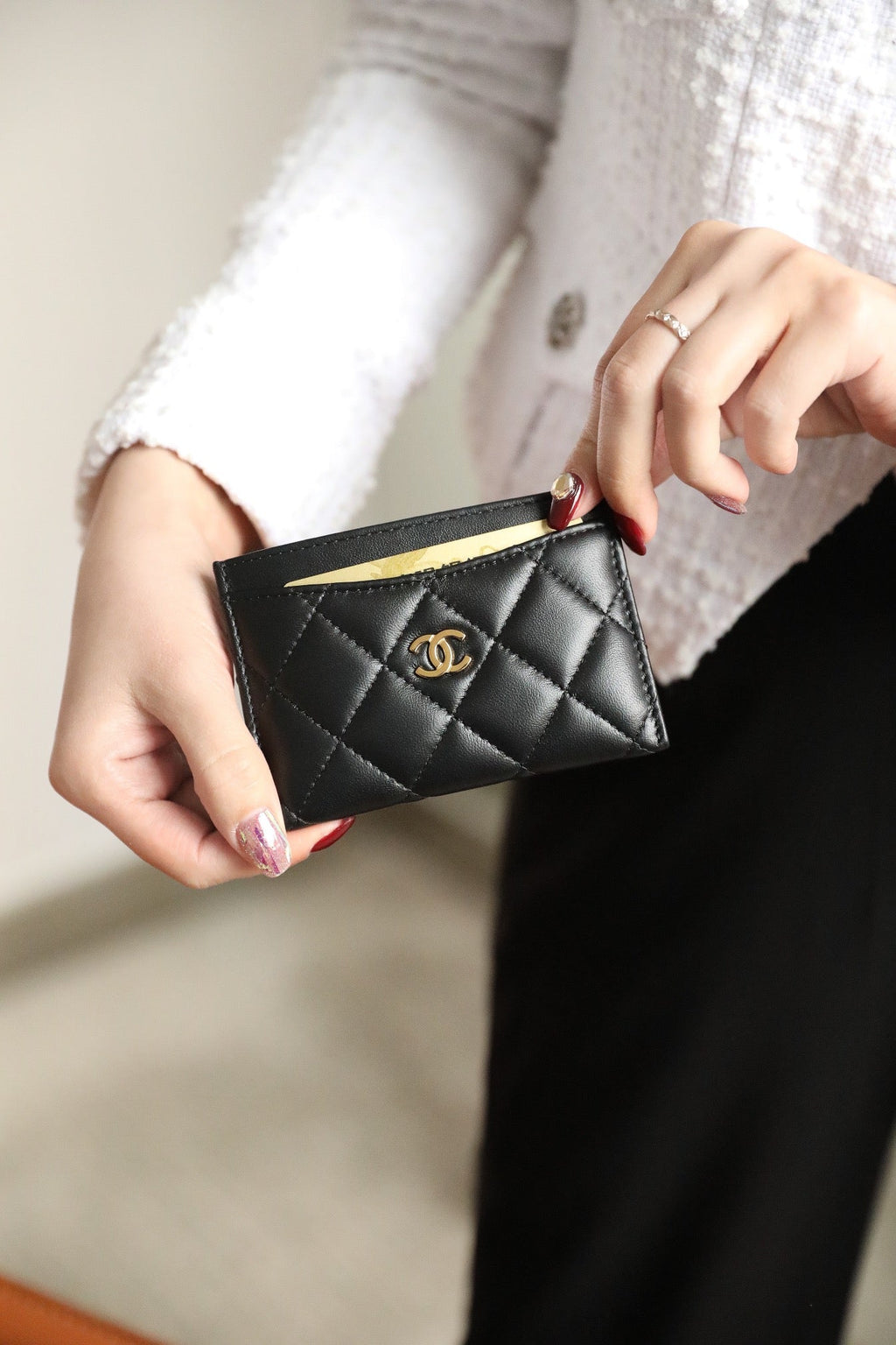 CHANEL CARD HOLDER 11 BLACK CALFSKIN GOLD ICON