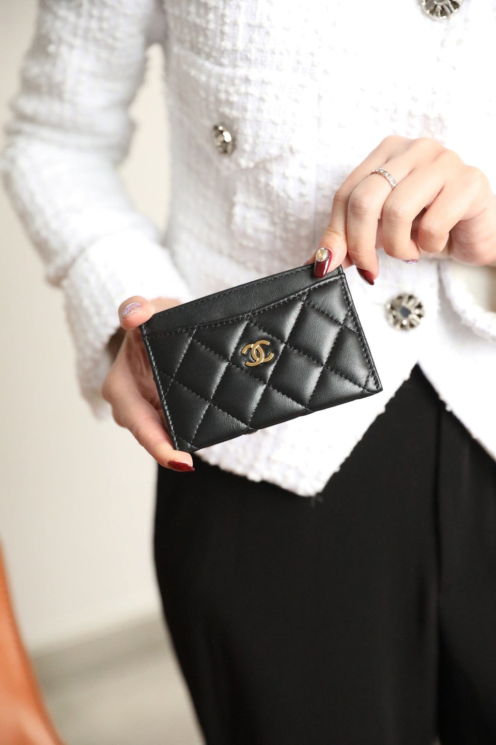 CHANEL CARD HOLDER 11 BLACK CALFSKIN GOLD ICON