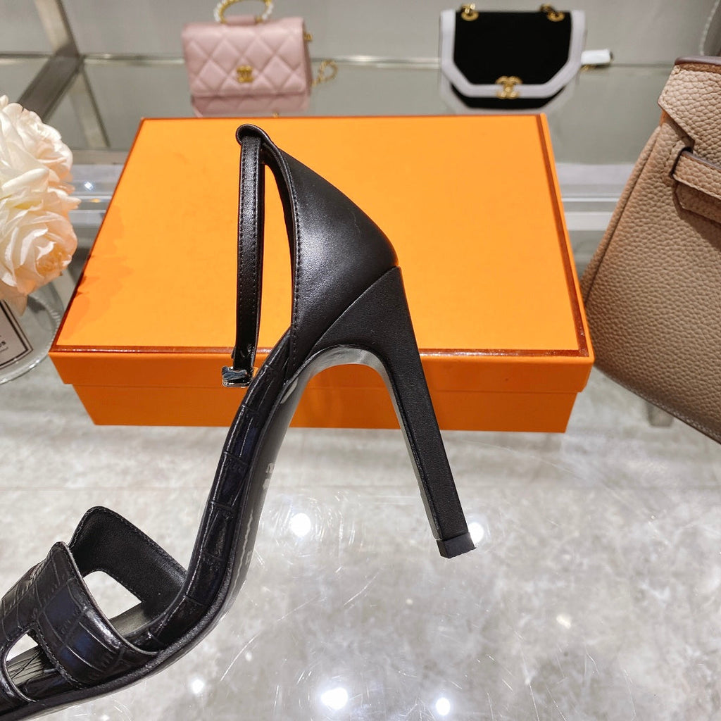 HERMES PREMIERE 105 SANDAL IN BLACK CALFSKIN