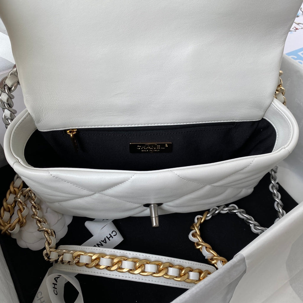 CHANEL MEDIUM 26 FLAP BAG IN WHITE LAMBSKIN