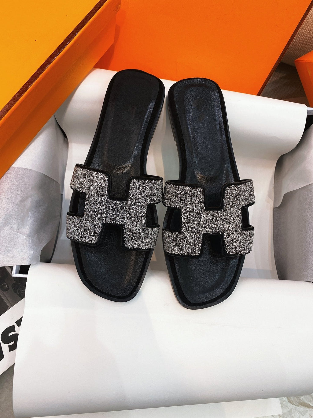 HERMES 0ran Sandal Caviar Black Leather