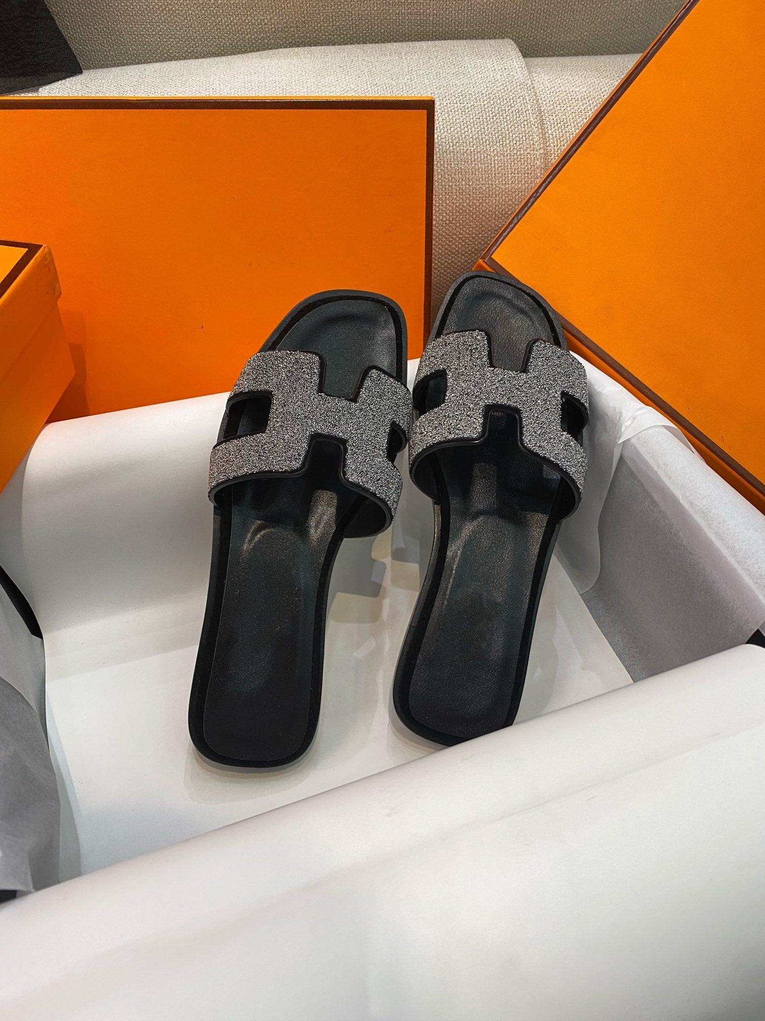 HERMES 0ran Sandal Caviar Black Leather