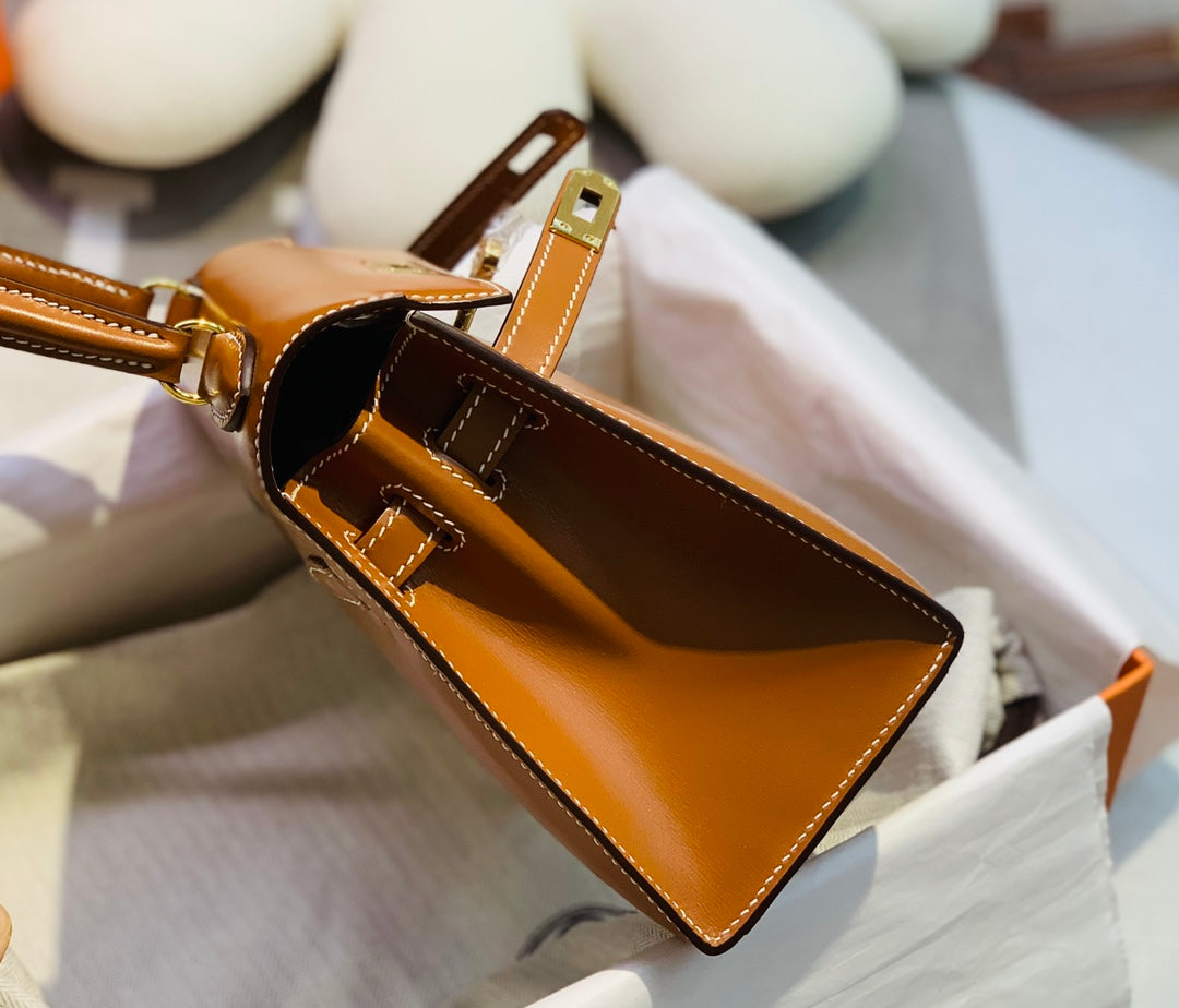 HERMES KELLY MINI 20 BAG IN BRONZE BROWN SMOOTH CALFSKIN WITH GOLD HARDWARE