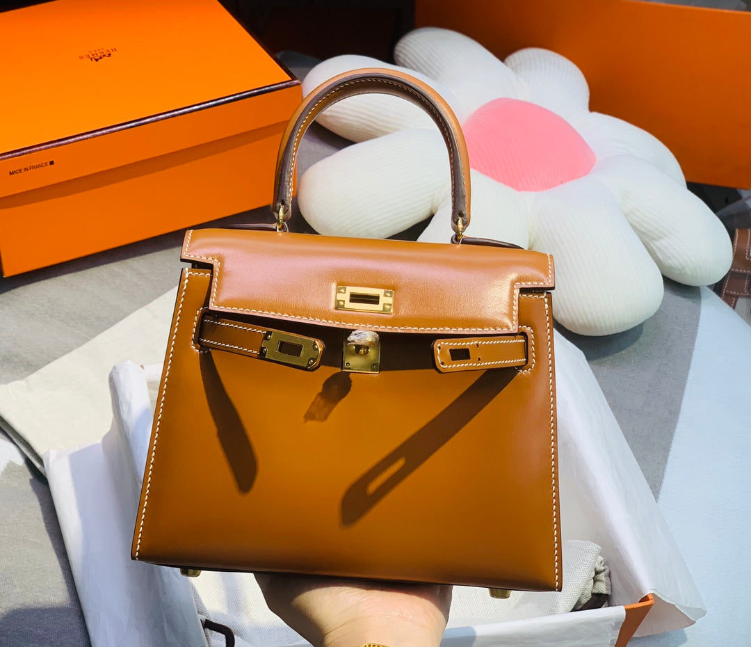 HERMES KELLY MINI 20 BAG IN BRONZE BROWN SMOOTH CALFSKIN WITH GOLD HARDWARE