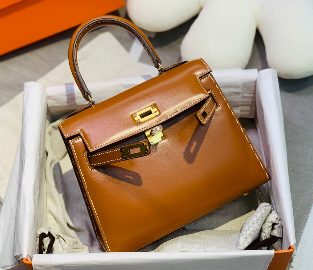HERMES KELLY MINI 20 BAG IN BRONZE BROWN SMOOTH CALFSKIN WITH GOLD HARDWARE