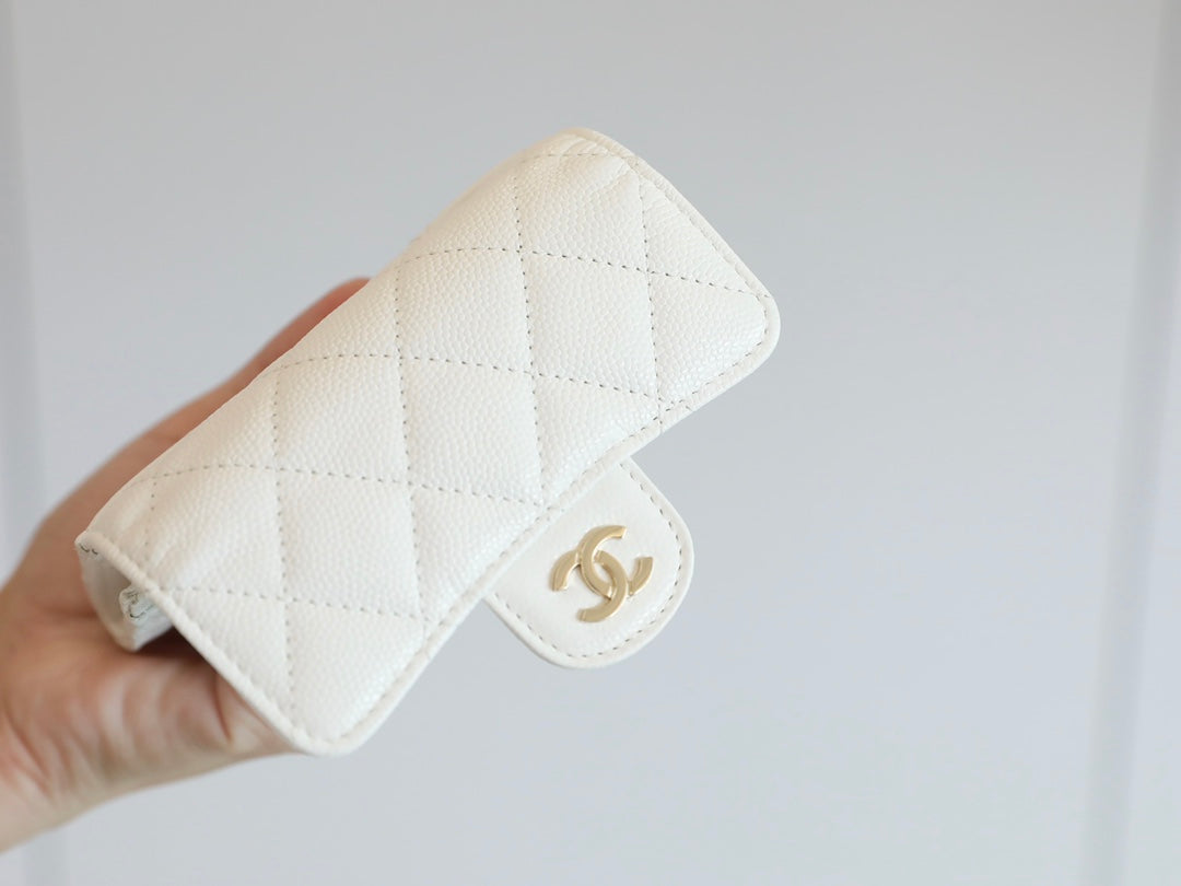 CHANEL FLAP CARD HOLDER 11.3 WHITE GRAINED CALFSKIN GOLD ICON