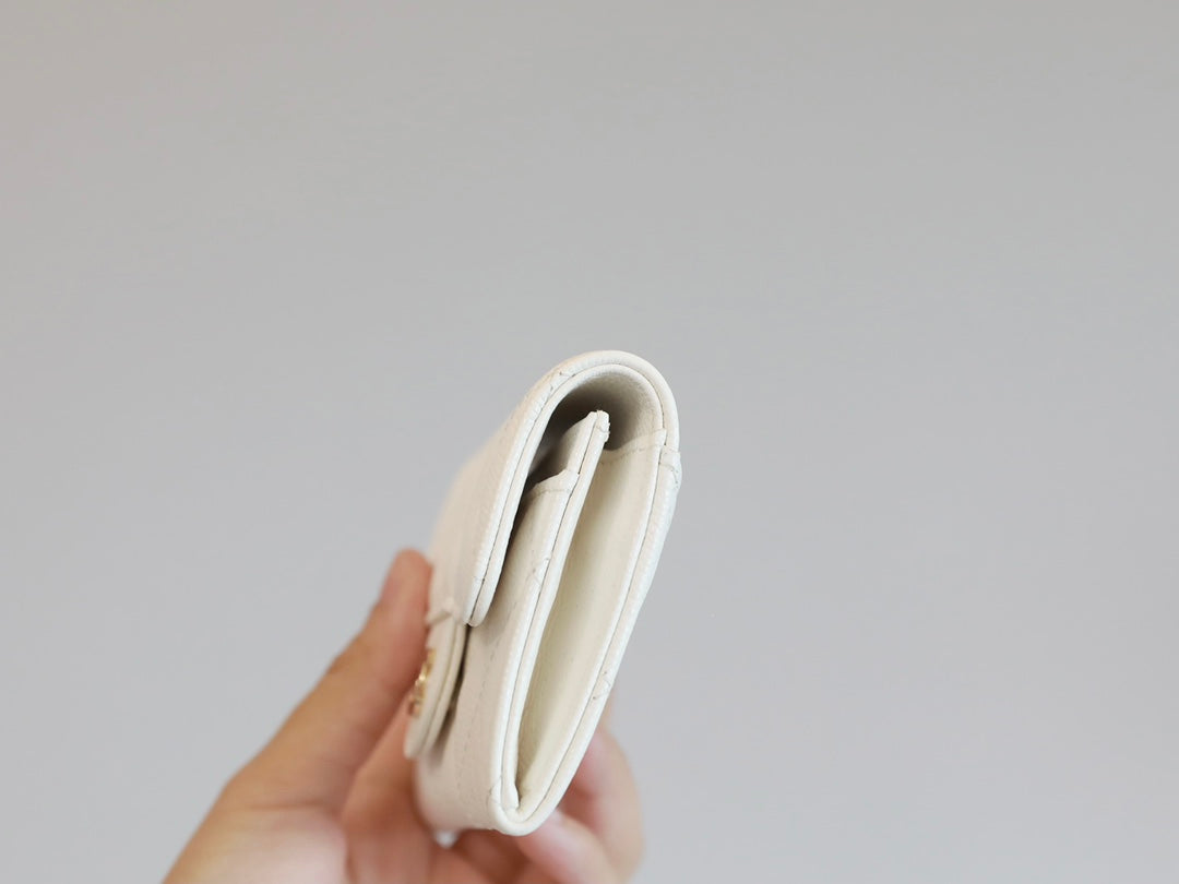 CHANEL FLAP CARD HOLDER 11.3 WHITE GRAINED CALFSKIN GOLD ICON