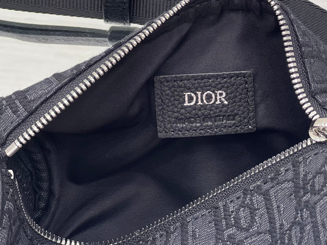 DIOR ROUND BUCKET 21 BAG IN BLACK OBLIQUE JACQUARD