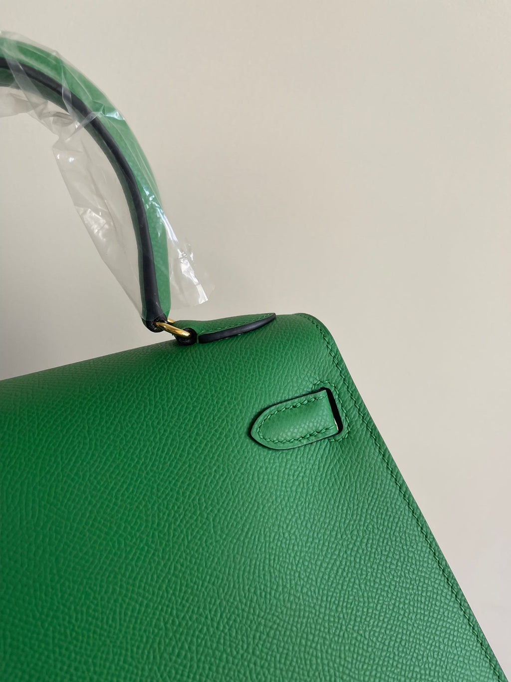 HERMES KELLY MINI 20 BAG IN EMERALD GREEN CALFSKIN WITH GOLD HARDWARE