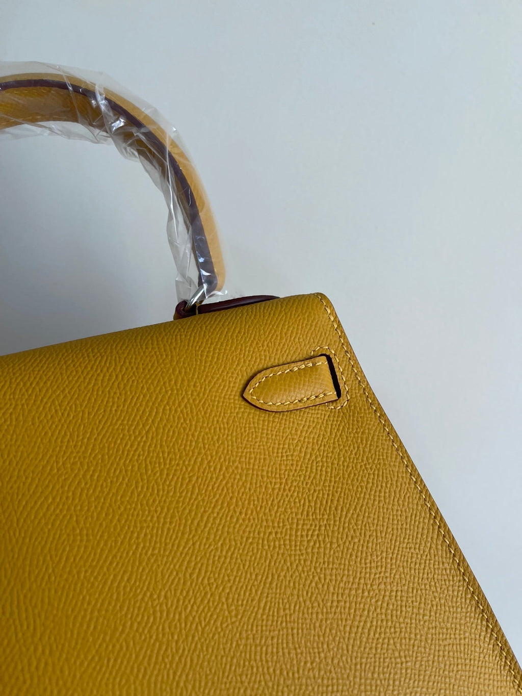HERMES KELLY MINI 20 BAG IN DIJON YELLOW CALFSKIN WITH GOLD HARDWARE