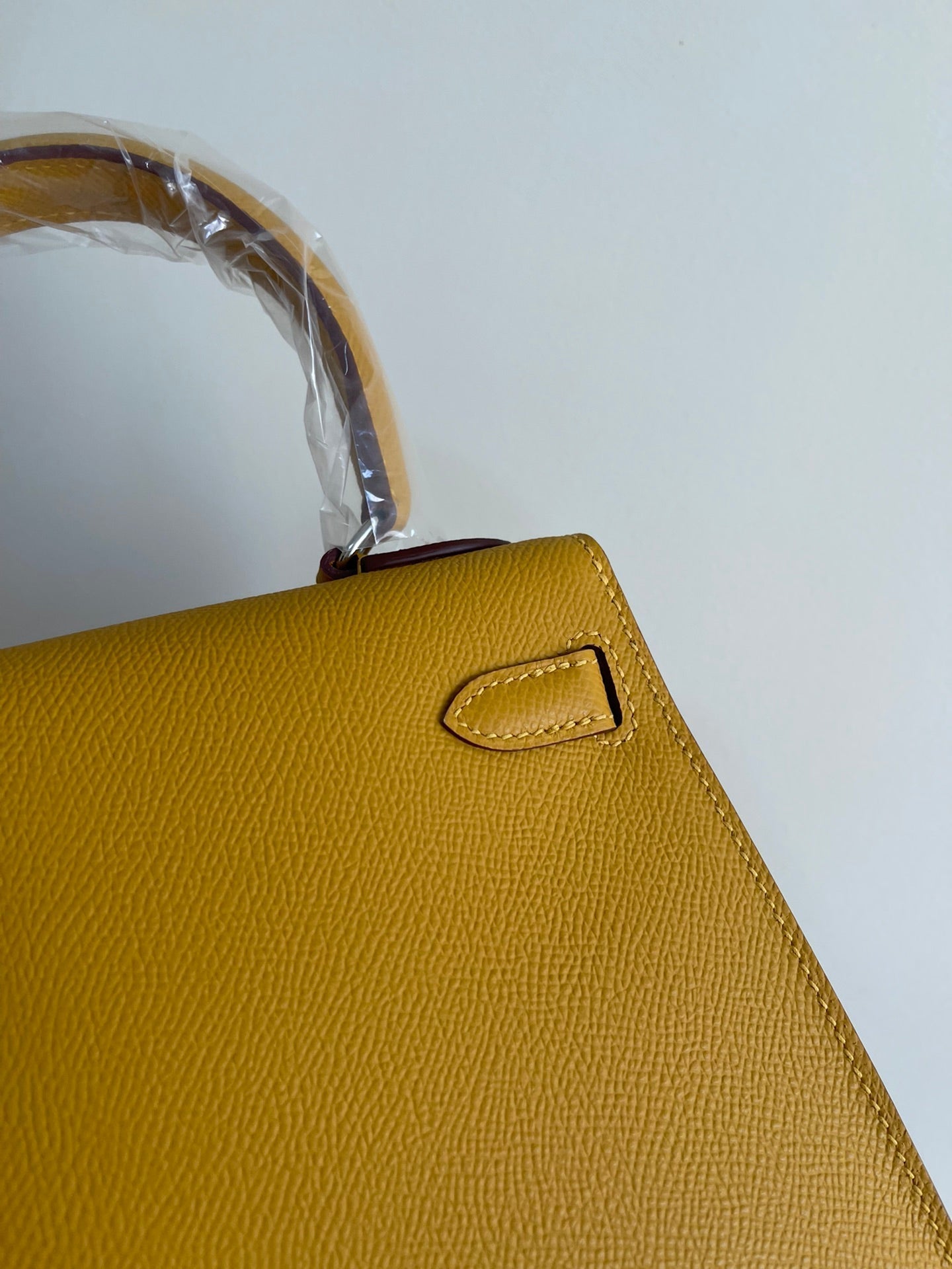 HERMES KELLY MINI 20 BAG IN DIJON YELLOW CALFSKIN WITH GOLD HARDWARE