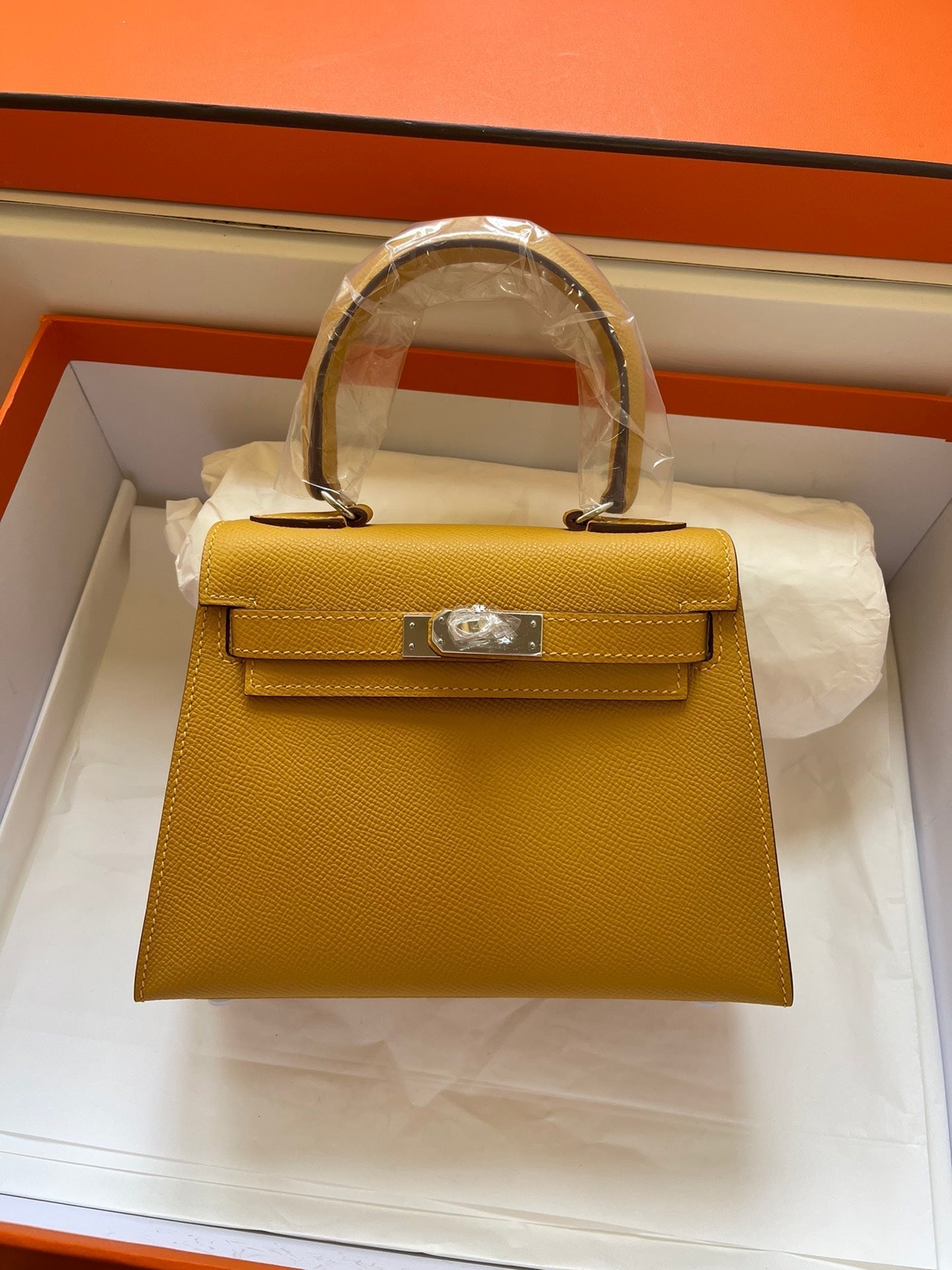 HERMES KELLY MINI 20 BAG IN DIJON YELLOW CALFSKIN WITH GOLD HARDWARE