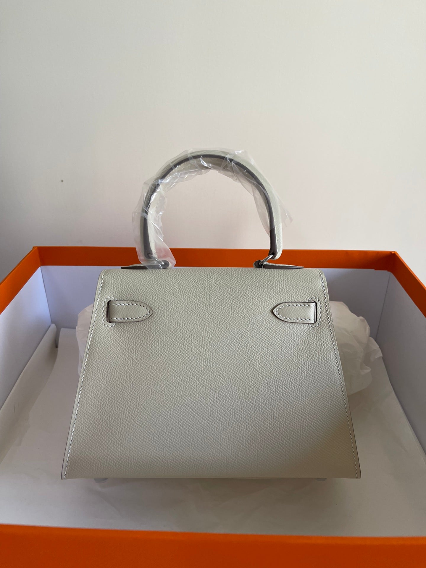 HERMES KELLY MINI 20 BAG IN OAT TAN CALFSKIN WITH SILVER HARDWARE