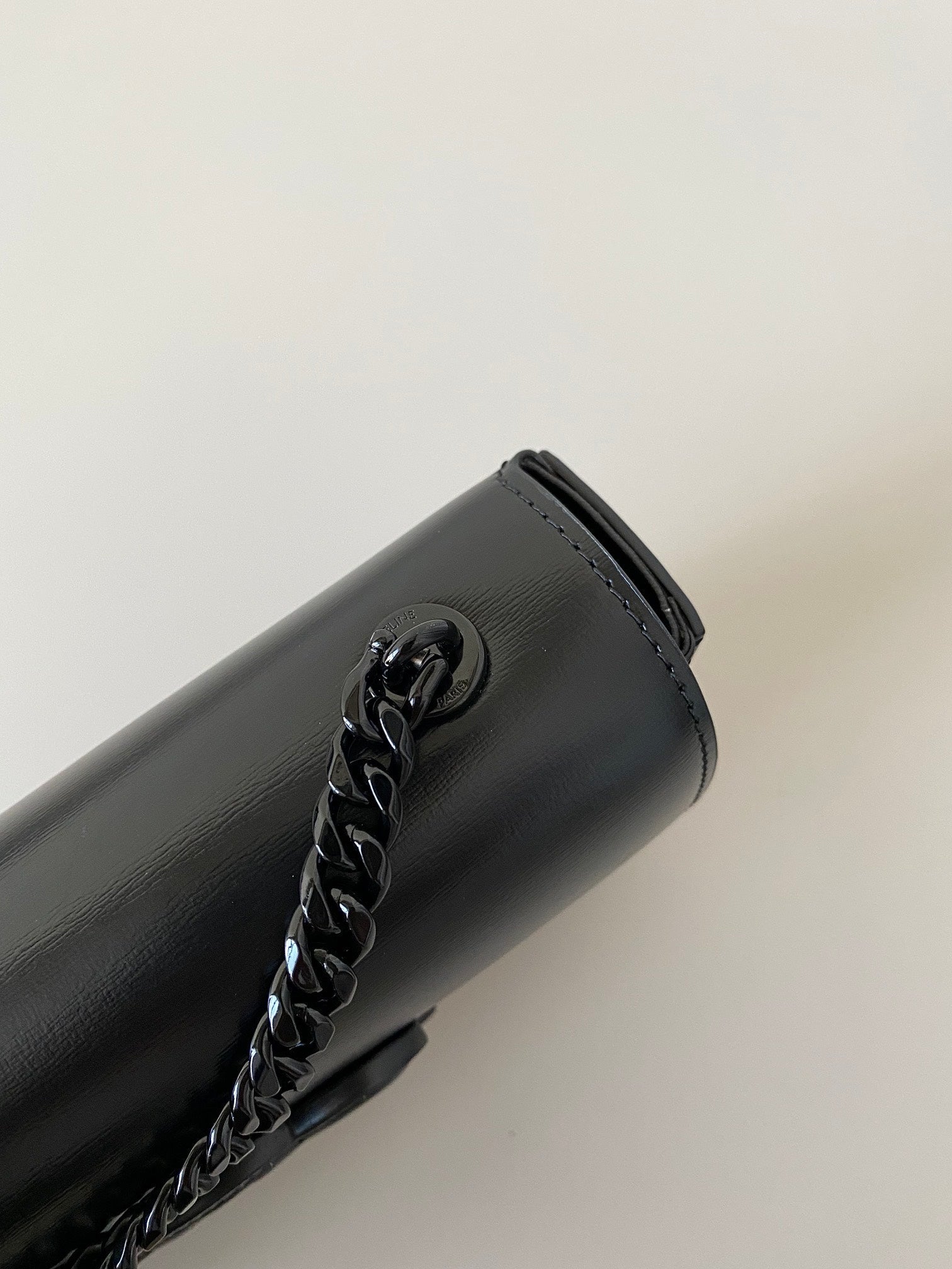 CELINE 20 CHAIN EMBOSSED ARMPIT BAG FULL BLACK CALFSKIN