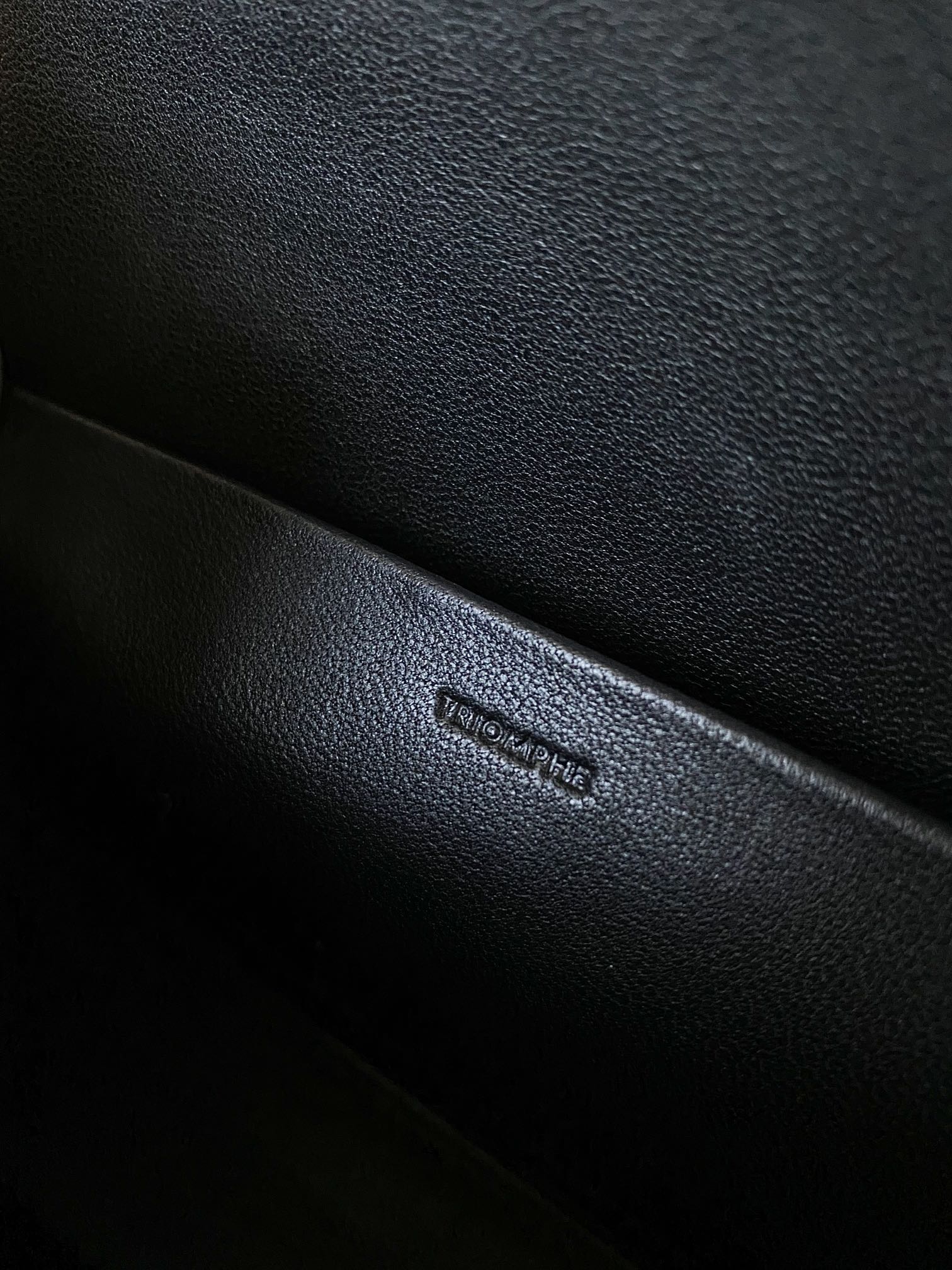 CELINE 20 CHAIN EMBOSSED ARMPIT BAG FULL BLACK CALFSKIN