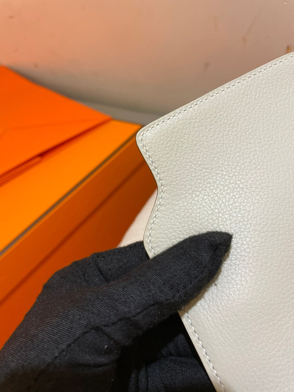 HERMES RoulisSlim Wallet 12.7 White Calfskin Ghw