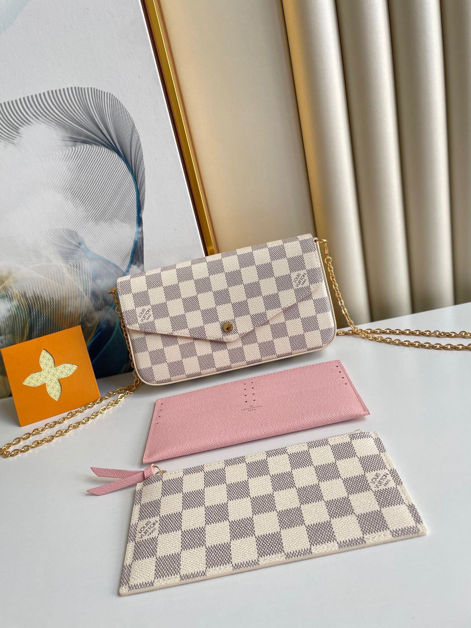 LOUIS VUITTON FÉLICIE POCHETTE 21 IN BLUE BEIGE DAMIER AZUR CANVAS GOLD HARDWARE