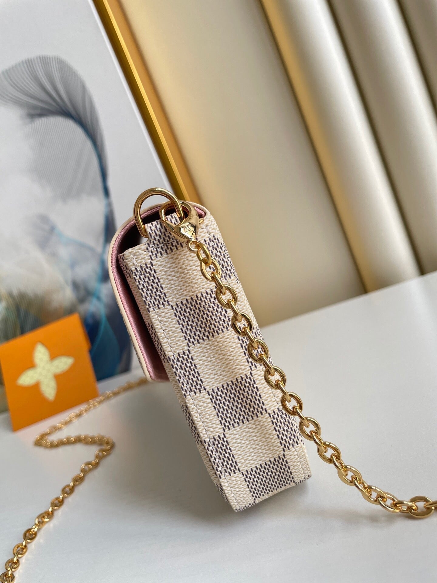 LOUIS VUITTON FÉLICIE POCHETTE 21 IN BLUE BEIGE DAMIER AZUR CANVAS GOLD HARDWARE