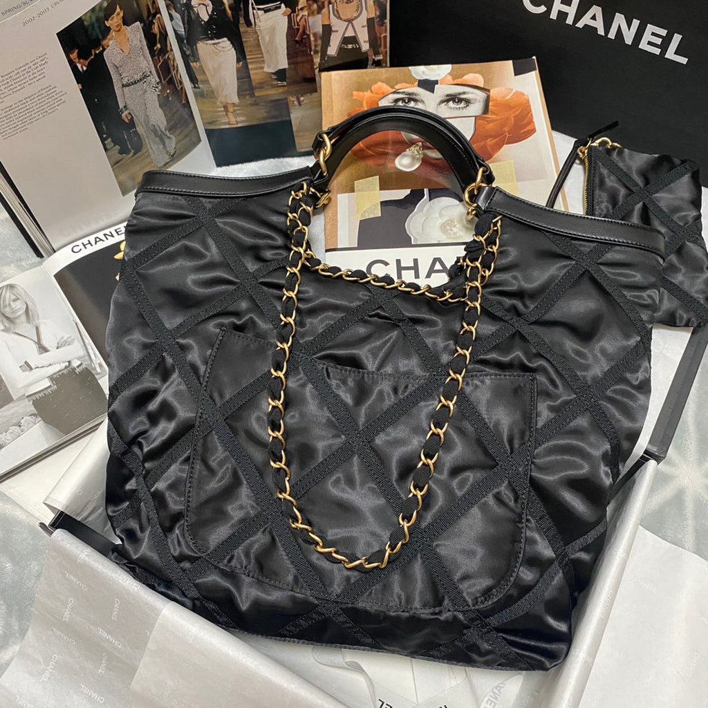 CHANEL TOTE BAG 44 IN BLACK NYLON GOLD HARDWARE