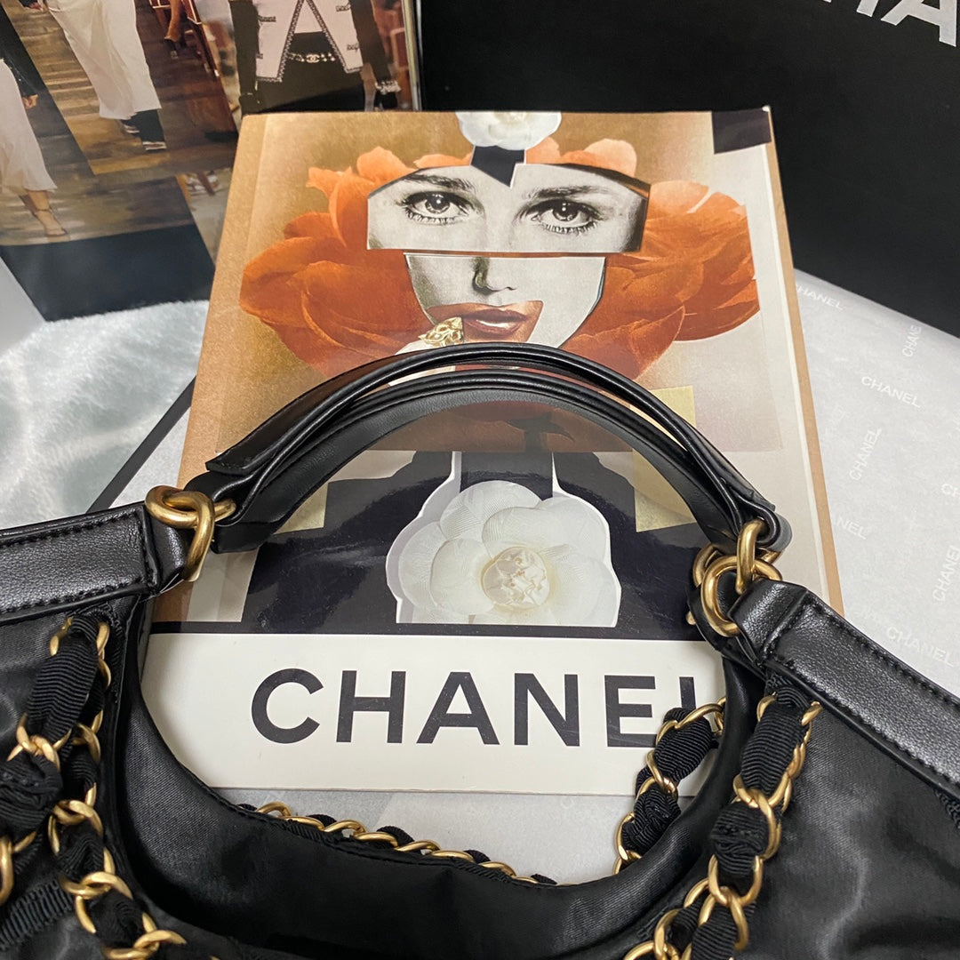 CHANEL TOTE BAG 44 IN BLACK NYLON GOLD HARDWARE