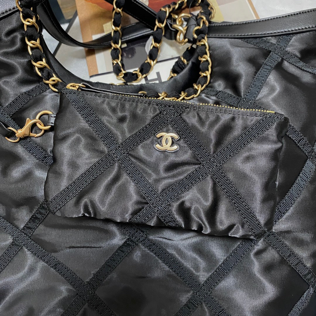 CHANEL TOTE BAG 44 IN BLACK NYLON GOLD HARDWARE
