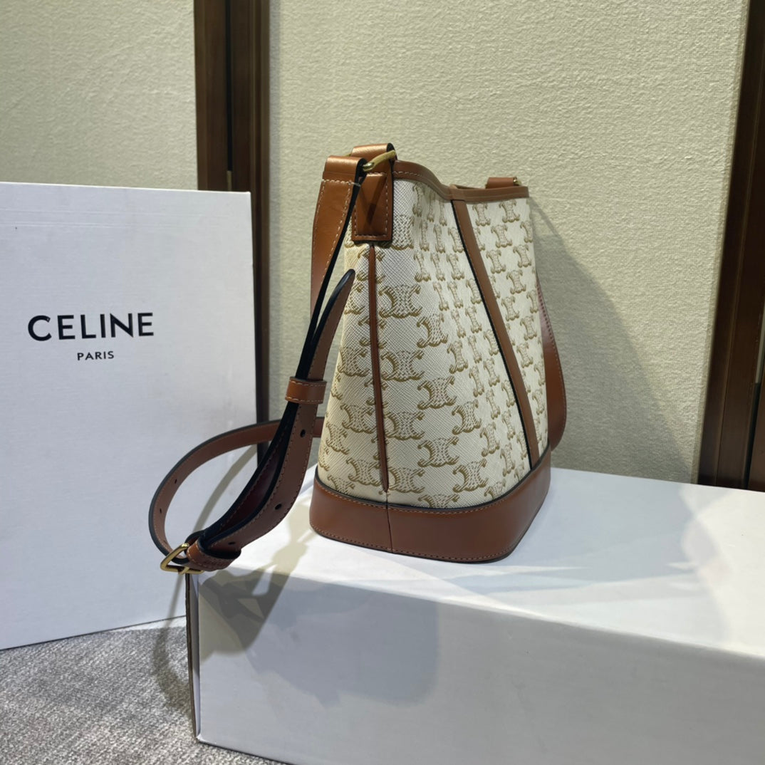 CELINE BUCKET 30 IN WHITE TRIOMPHE CANVAS AND RED BROWN CALFSKIN TRIM