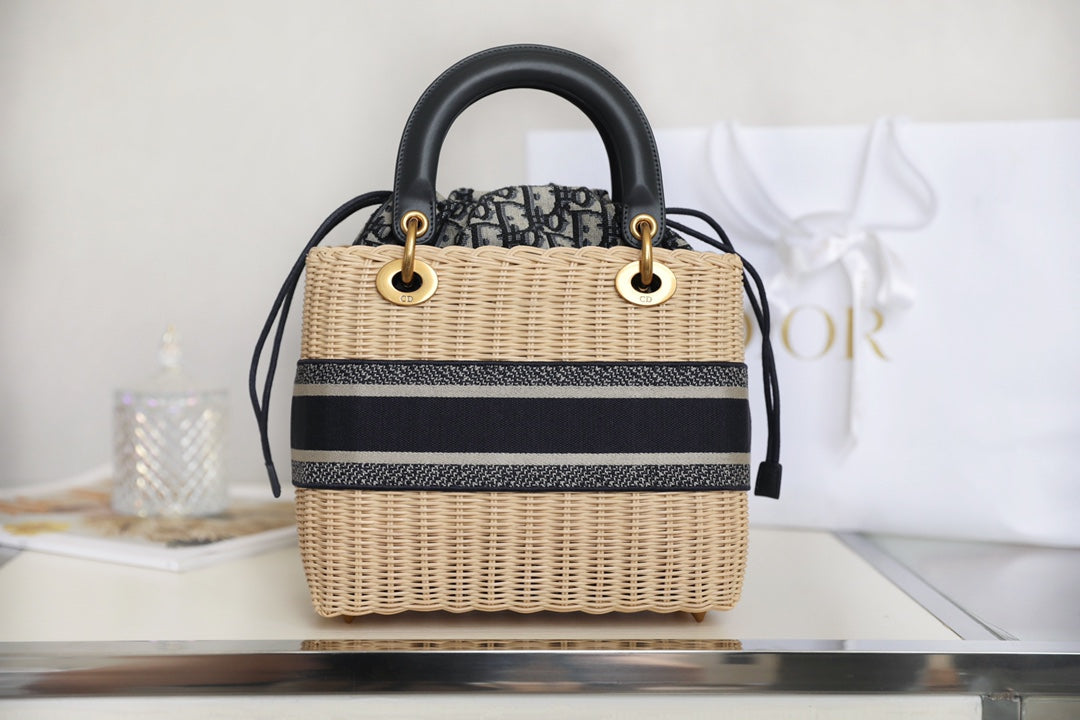 DIOR LADY 24 BASKET BAG IN BLACK OBLIQUE JACQUARD MIX BEIGE WICKER