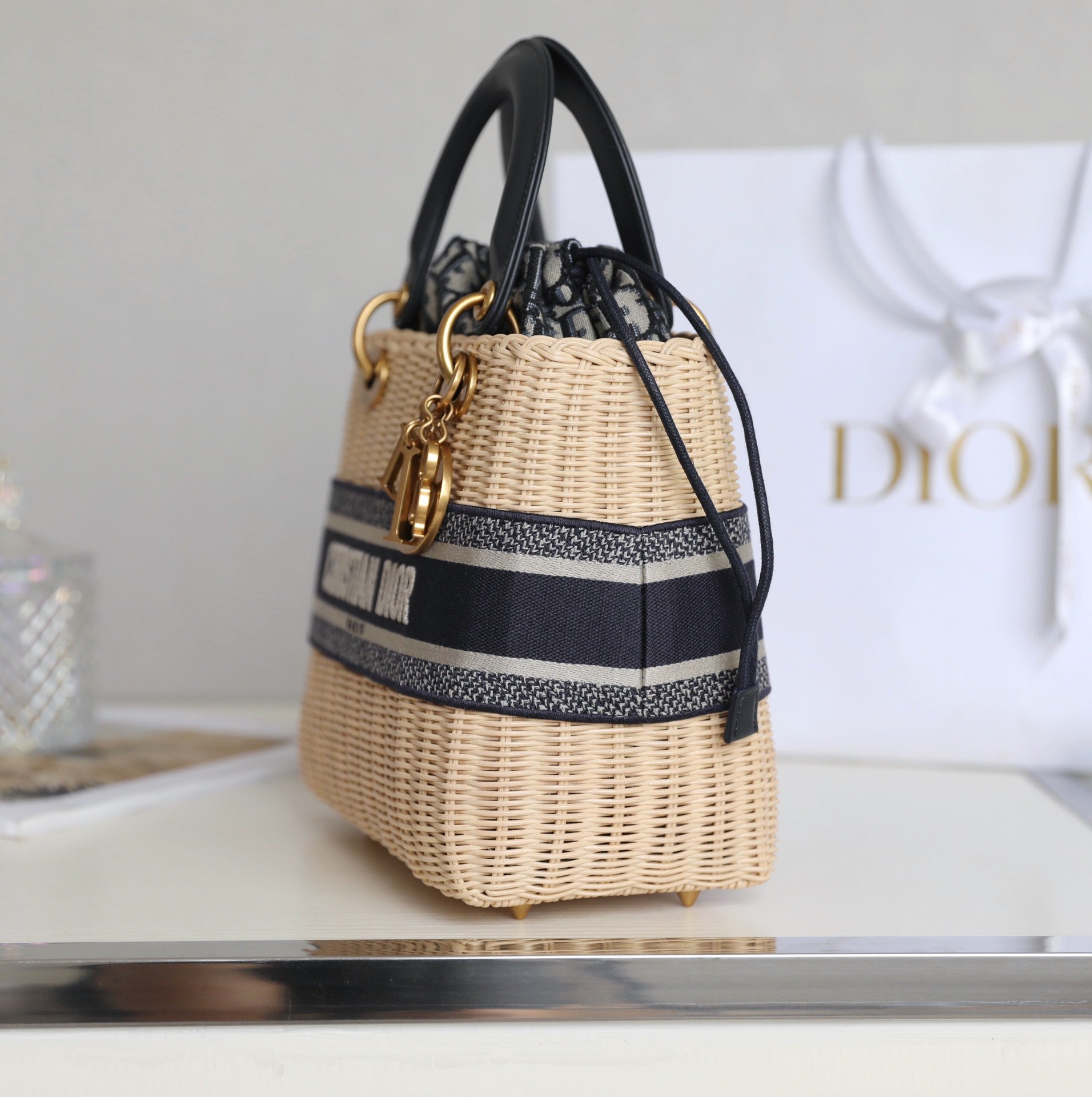 DIOR LADY 24 BASKET BAG IN BLACK OBLIQUE JACQUARD MIX BEIGE WICKER