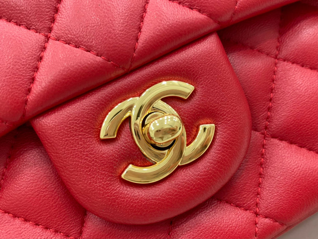 CHANEL 25 CLASSIC SMALL DOUBLE FLAP BAG IN CHERRY RED CALFSKIN WITH STRAP