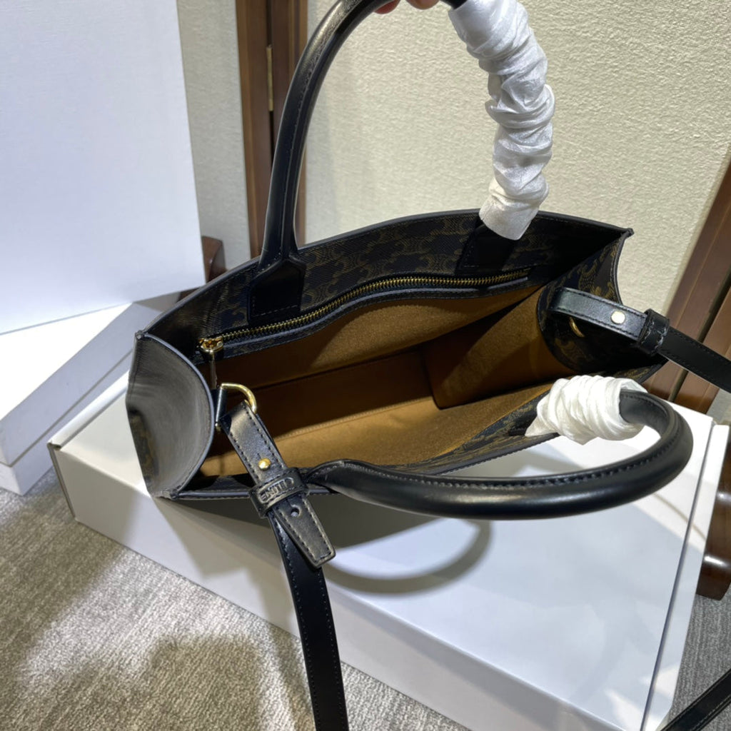 CELINE TRIOMPHE  32 BLACK IN PATTERN CALFSKIN
