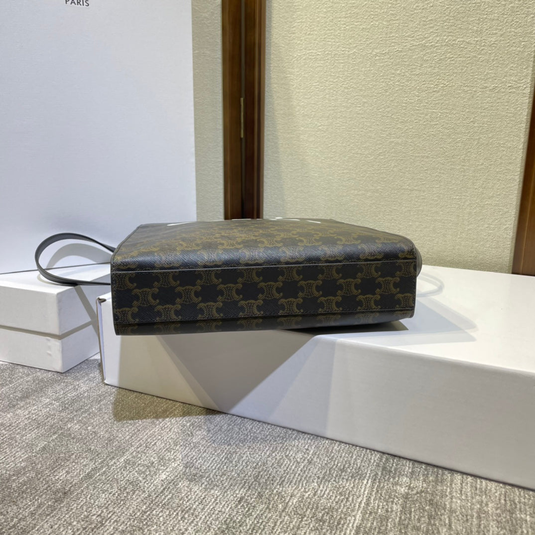 CELINE TRIOMPHE  32 BLACK IN PATTERN CALFSKIN