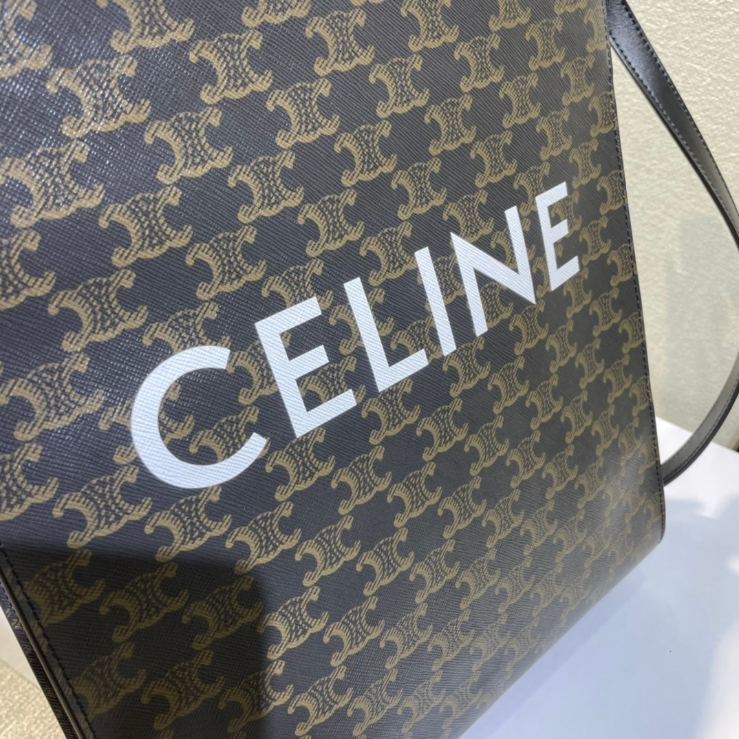 CELINE TRIOMPHE  32 BLACK IN PATTERN CALFSKIN