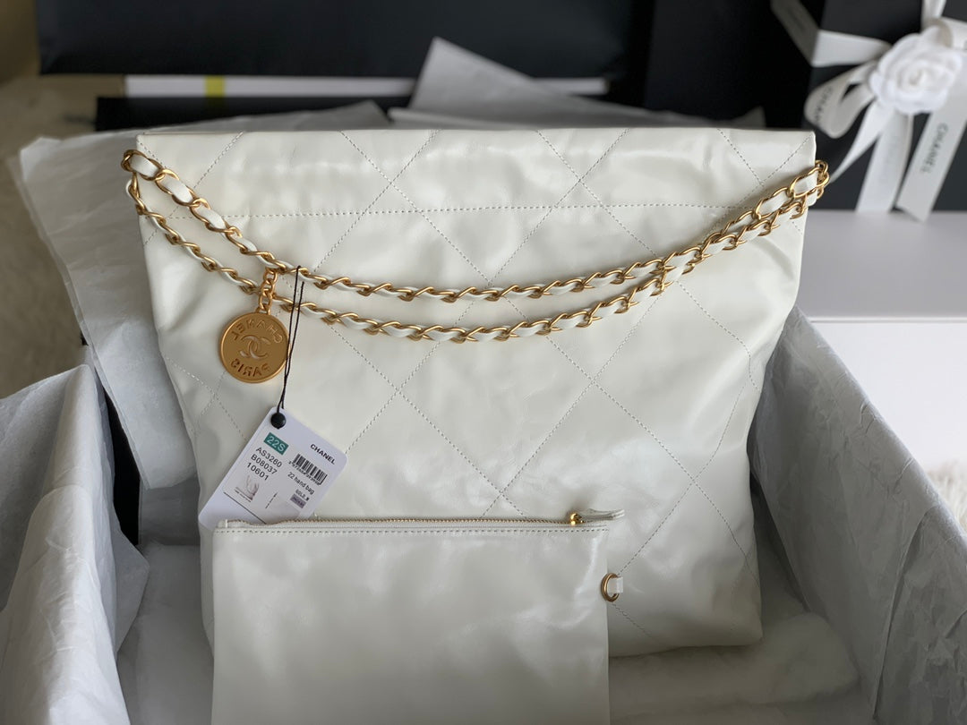 CHANEL MEDIUM 37 HANDBAG IN WHITE SHINY CALFSKIN GOLD HARDWARE