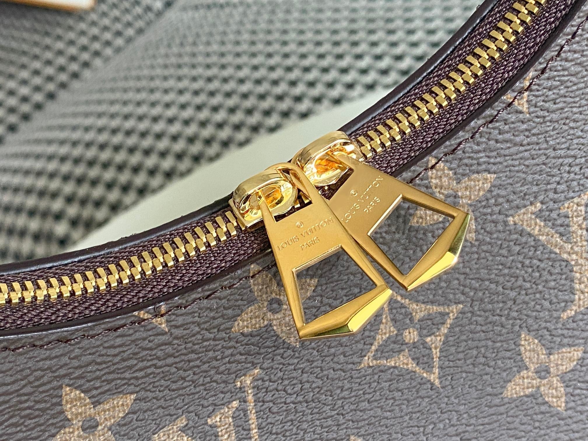 LOUIS VUITTON LV 25S BOULOGNE 29 IN BROWN MONOGRAM CANVAS LEATHER TRIM GOLD HARDWARE
