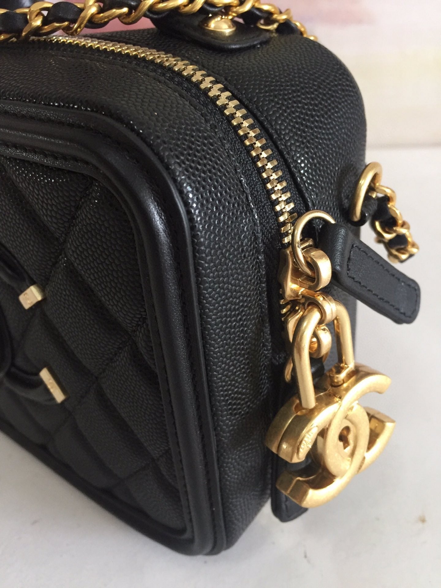 CHANEL MINI 17 VANITY CASE IN BLACK CALFSKIN GOLD HARDWARE