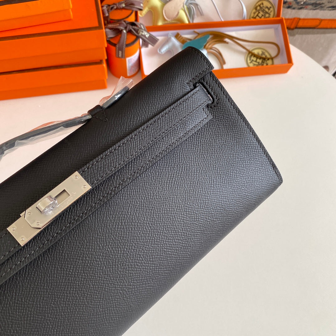 HERMES KELLY CUT 31 IN BLACK CALFSKIN WITH SILVER HARDWARE