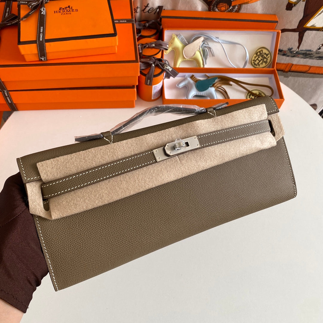 HERMES KELLY CUT 31 IN MOCHA BROWN CALFSKIN WITH SILVER HARDWARE