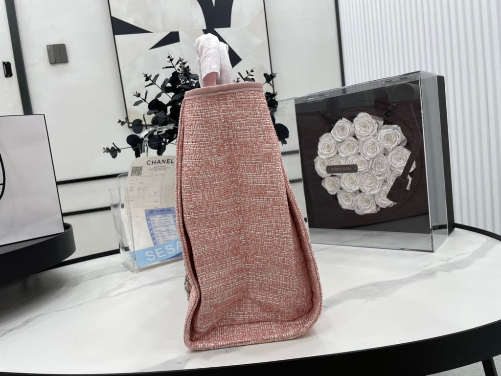 CHANEL DEAUVILLE LARGE 38 TOTE BAG IN LIGHT PINK CANVAS
