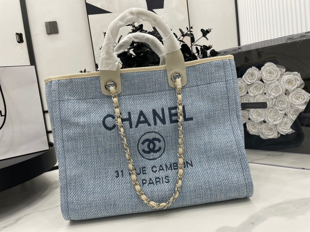 CHANEL DEAUVILLE LARGE 38 TOTE BAG IN LIGHT BLUE CANVAS WITH BLACK LOGO