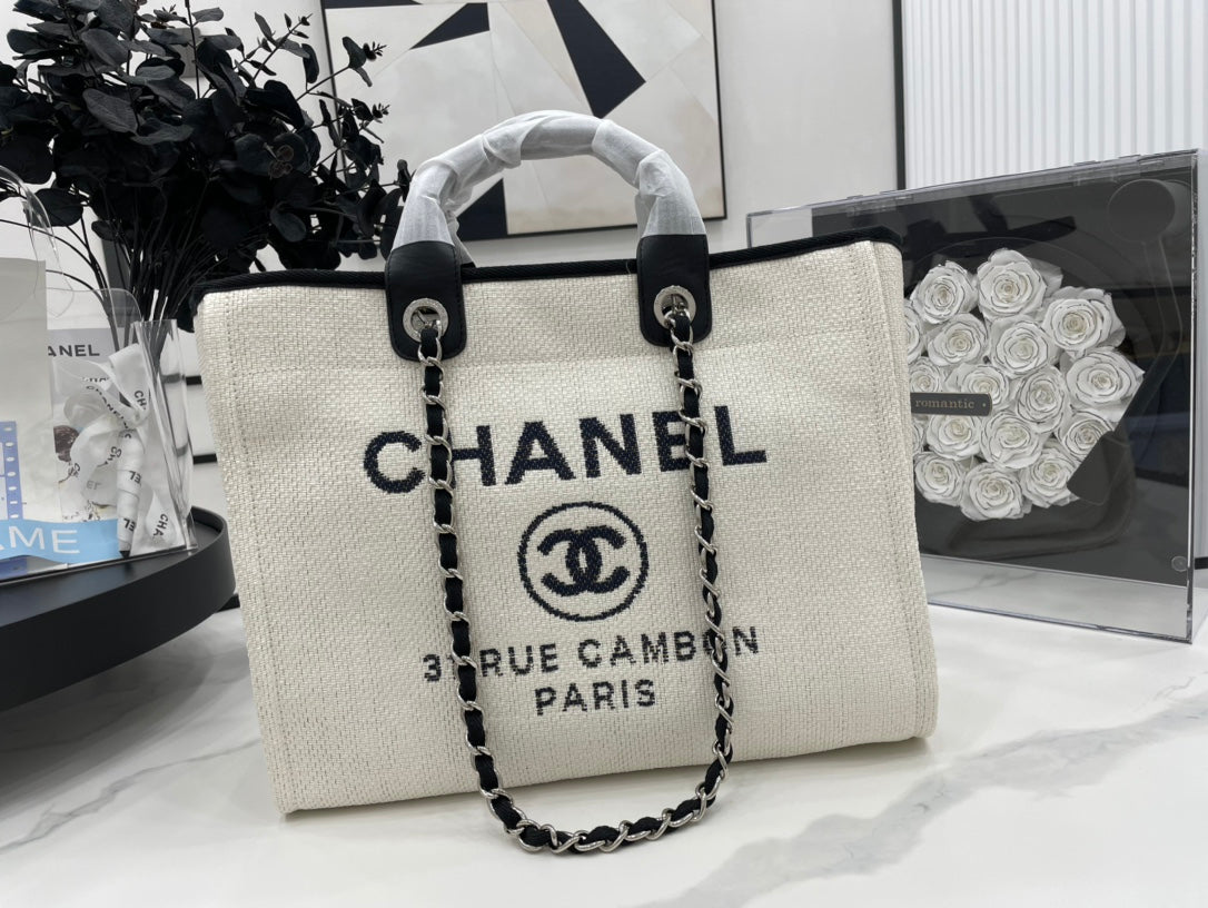 CHANEL DEAUVILLE LARGE 38 TOTE BAG IN WHITE CANVAS WITH BLACK LOGO