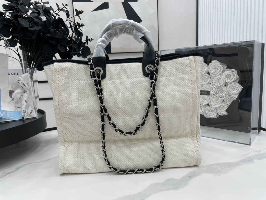 CHANEL DEAUVILLE LARGE 38 TOTE BAG IN WHITE CANVAS WITH BLACK LOGO