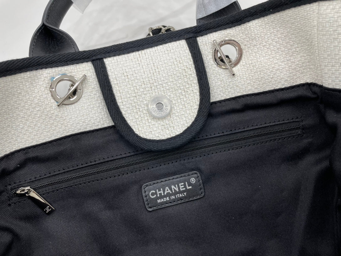 CHANEL DEAUVILLE LARGE 38 TOTE BAG IN WHITE CANVAS WITH BLACK LOGO