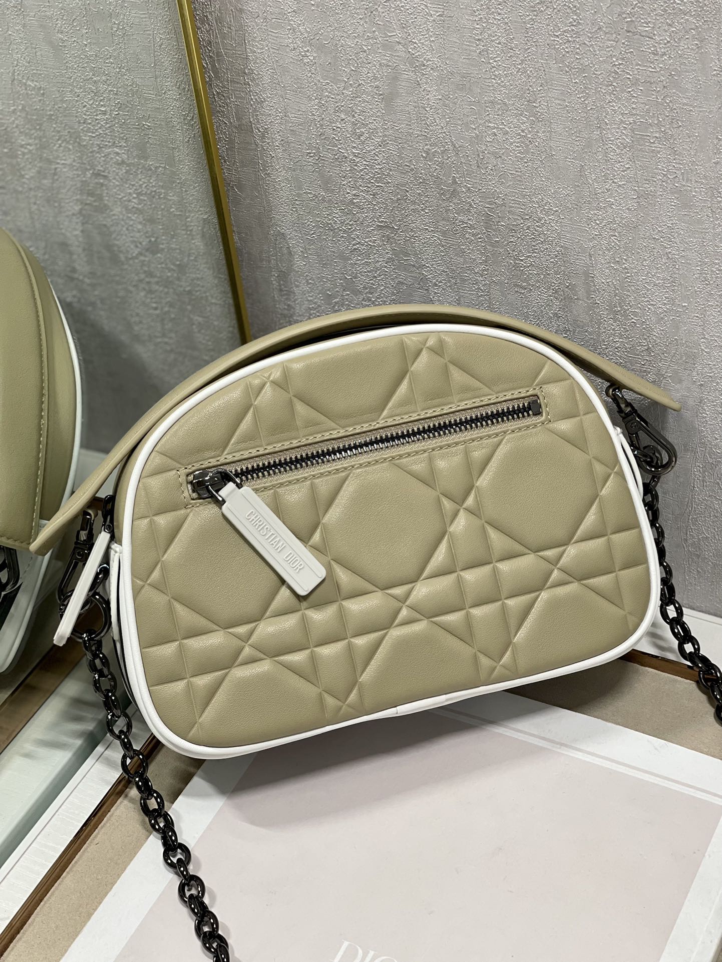 DIOR VIBE HOBO 22 BAG IN ECRU BEIGE CALFSKIN
