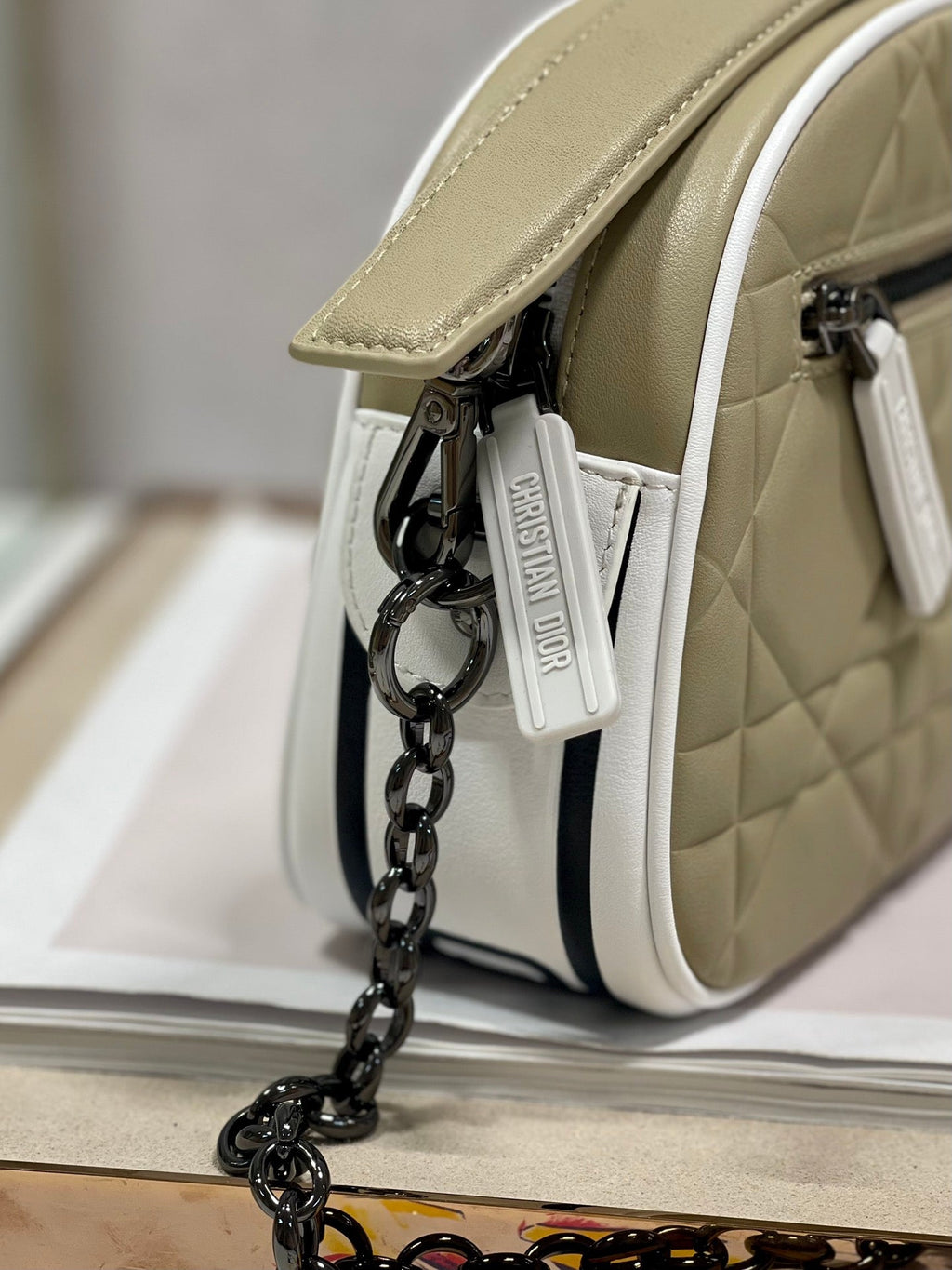 DIOR VIBE HOBO 22 BAG IN ECRU BEIGE CALFSKIN