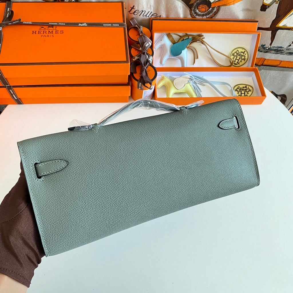 HERMES KELLY CUT 31 IN SEAFOAM GREEN CALFSKIN WITH GOLD HARDWARE