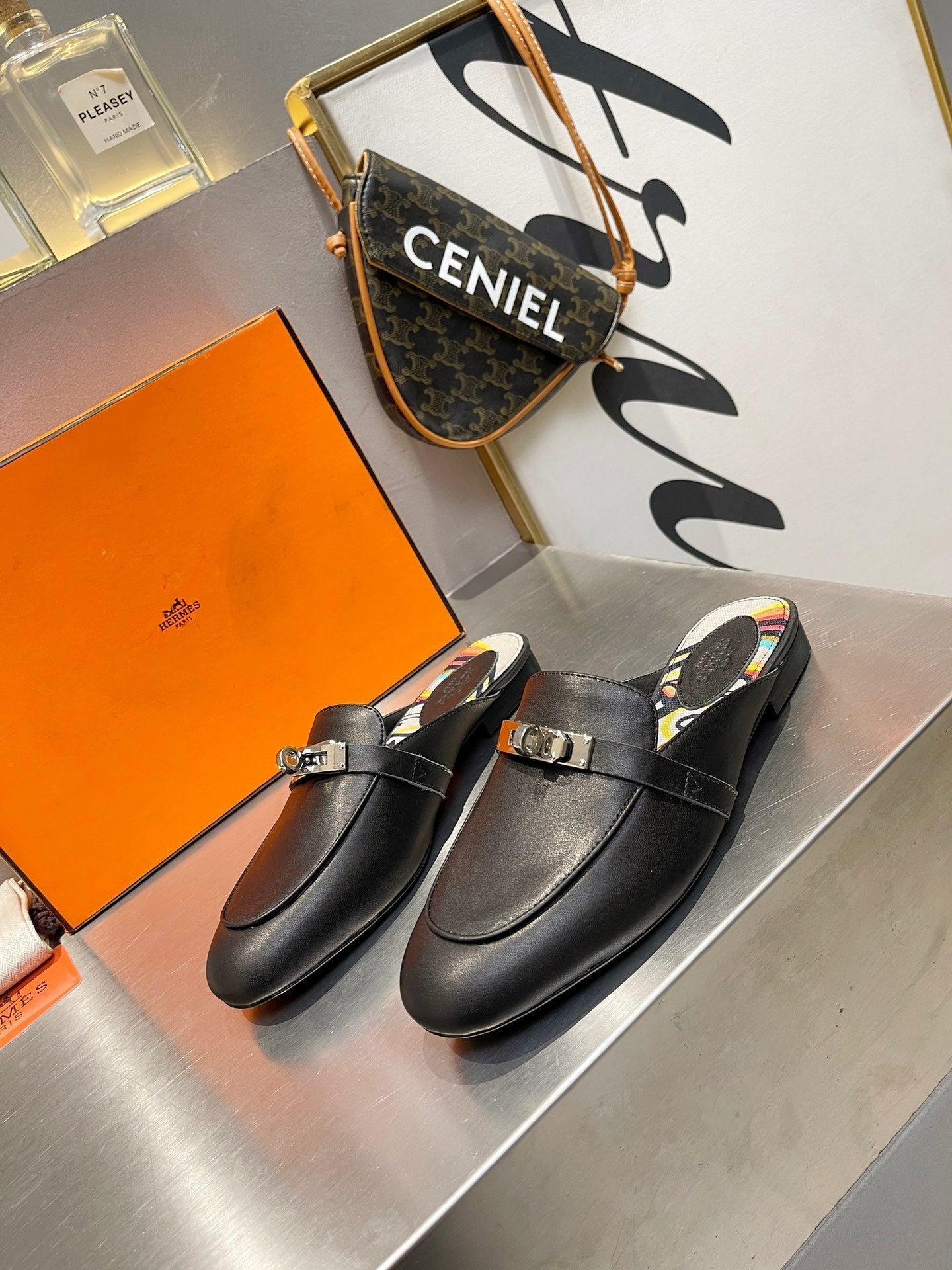 HERMES 0Z MULE BLACK CALFSKIN WITH PATTERN