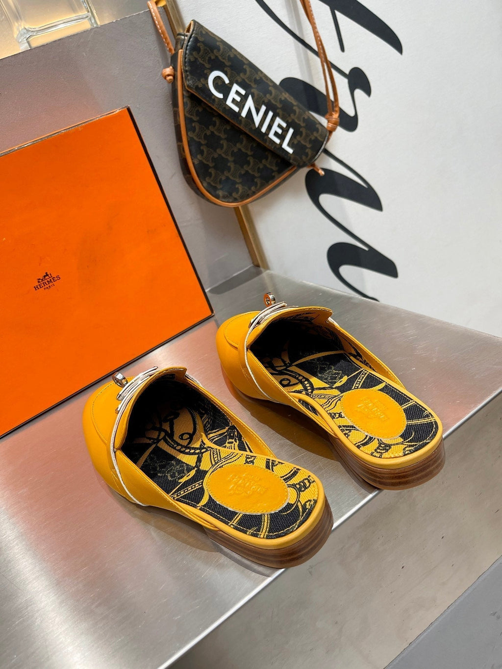 HERMES 0Z MULE AMBER CALFSKIN WITH PATTERN