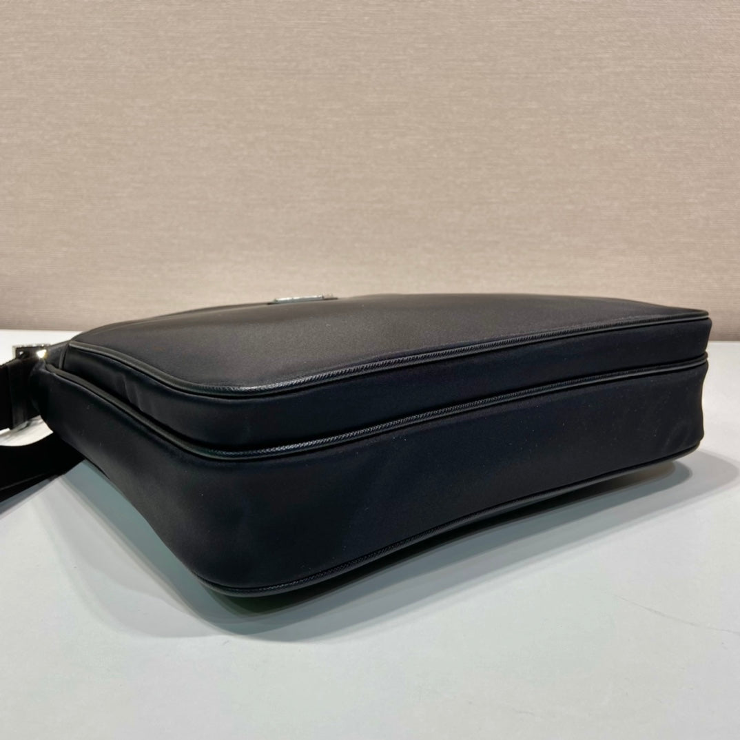 PRADA SQUARE BAG 28 IN BLACK RE-NYLON AND SAFFIANO LEATHER TRIM