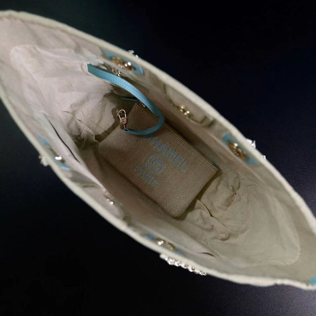 CHANEL DEAUVILLE LARGE 39 TOTE BAG IN BEIGE CANVAS WITH LIGHT BLUE CHAIN
