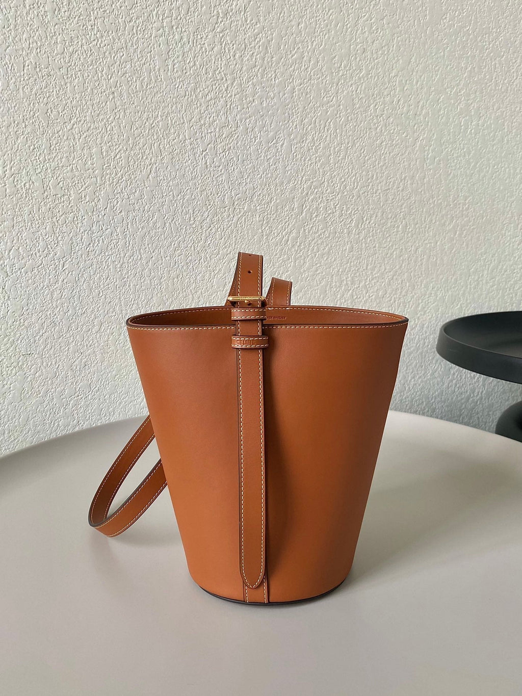 CELINE TRIOMPHE 25 BUCKET BAG CINNAMON BROWN CALFSKIN